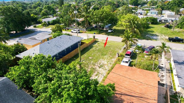 1141 Peak Road, Lake Worth, FL 33462