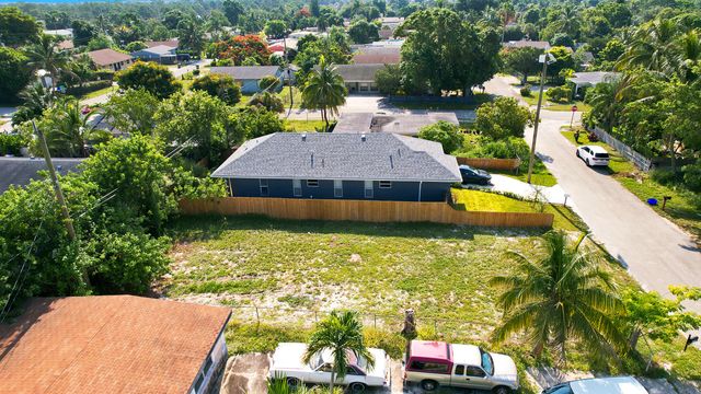 1141 Peak Road, Lake Worth, FL 33462