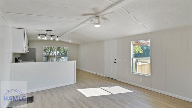 50 Sangster Road, Jesup, GA 31545