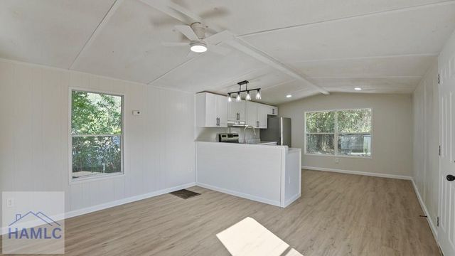 50 Sangster Road, Jesup, GA 31545