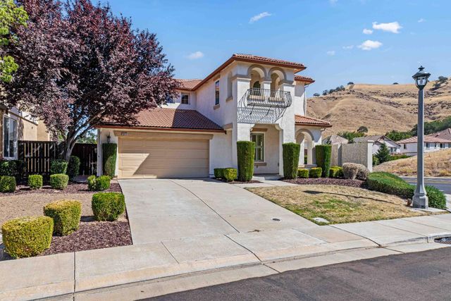 9015 Tee Box Ct, Patterson, CA 95363