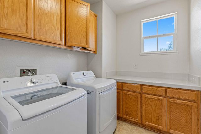 9015 Tee Box Ct, Patterson, CA 95363