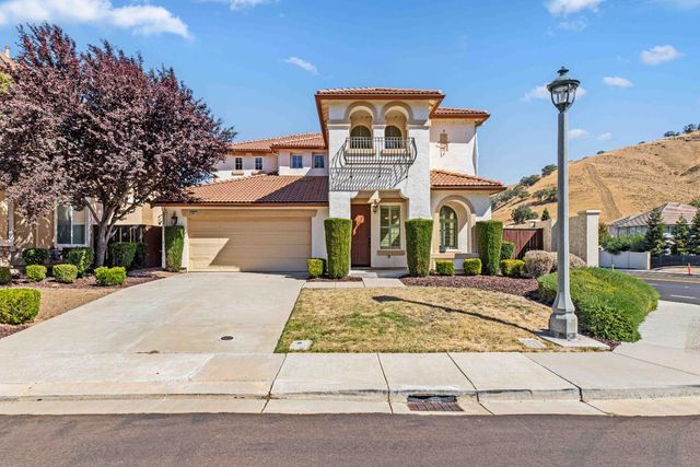 9015 Tee Box Ct, Patterson, CA 95363