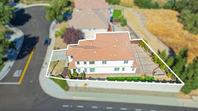 9015 Tee Box Ct, Patterson, CA 95363