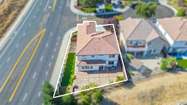 9015 Tee Box Ct, Patterson, CA 95363