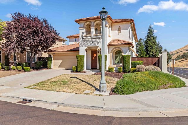 9015 Tee Box Ct, Patterson, CA 95363