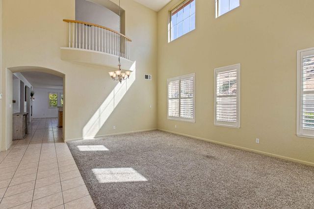 9015 Tee Box Ct, Patterson, CA 95363