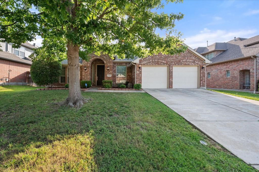2208 Hillary Trail, Mansfield, TX 76063