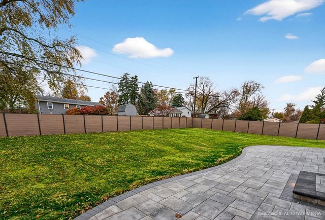 6090 Belmont Road, Downers Grove, IL 60516