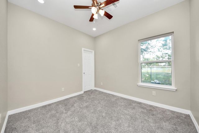 8215 La Porte Road, Houston, TX 77012
