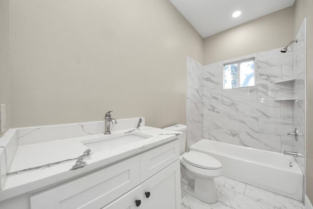 8215 La Porte Road, Houston, TX 77012