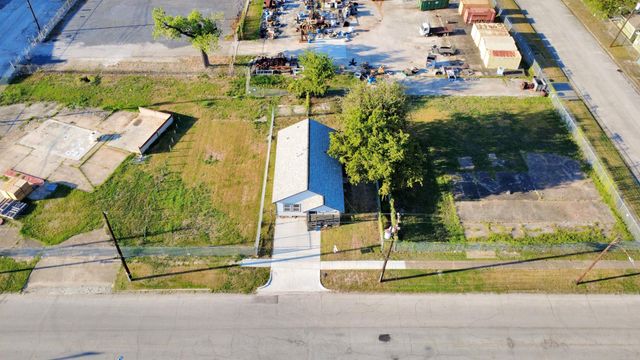 8215 La Porte Road, Houston, TX 77012