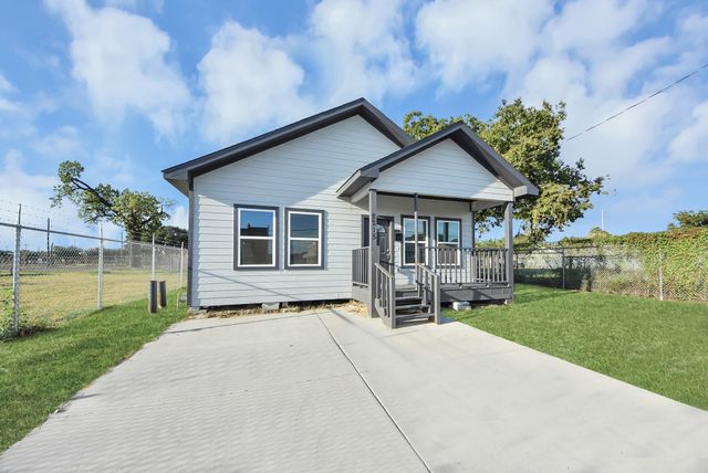 8215 La Porte Road, Houston, TX 77012