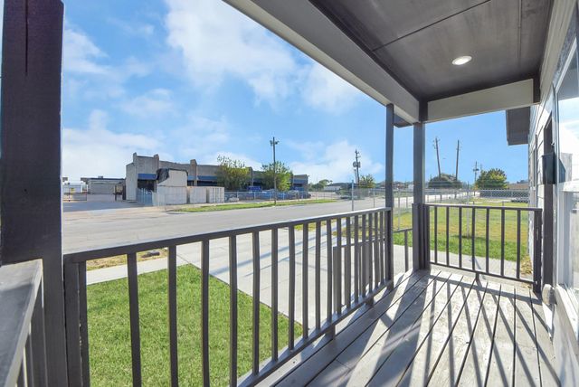 8215 La Porte Road, Houston, TX 77012