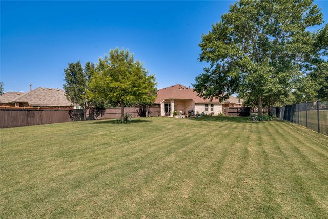 8702 Nairn Street, Rowlett, TX 75089