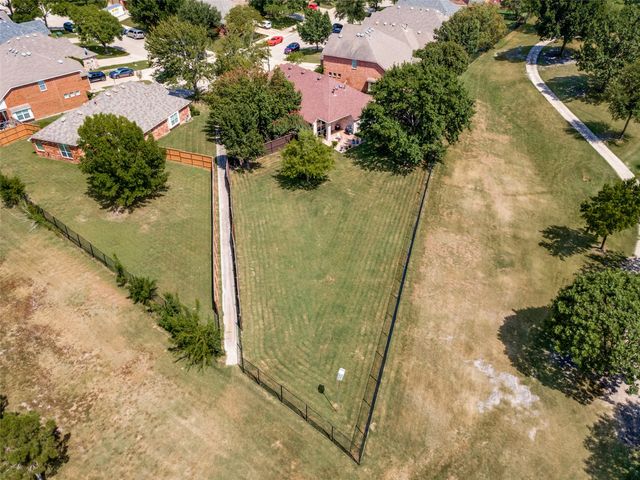 8702 Nairn Street, Rowlett, TX 75089