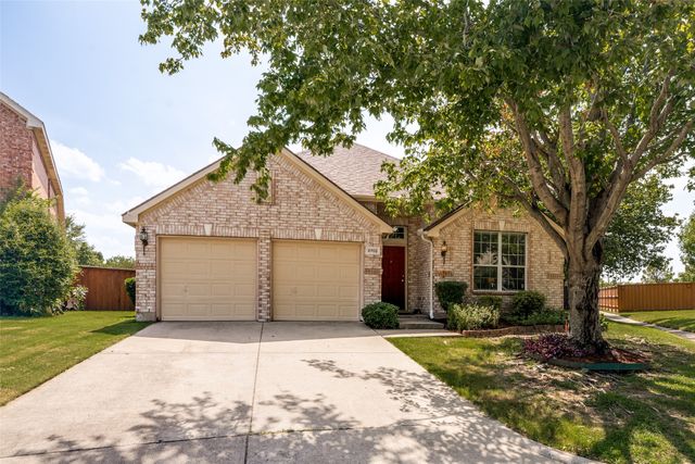 8702 Nairn Street, Rowlett, TX 75089