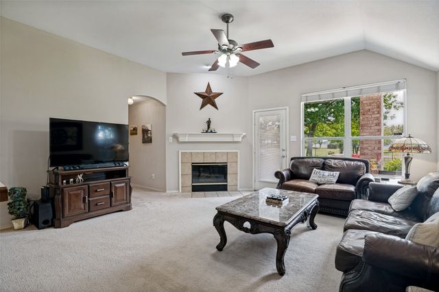 8702 Nairn Street, Rowlett, TX 75089