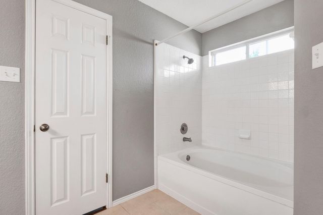 1415 Quicksilver CIR, Round Rock, TX 78665