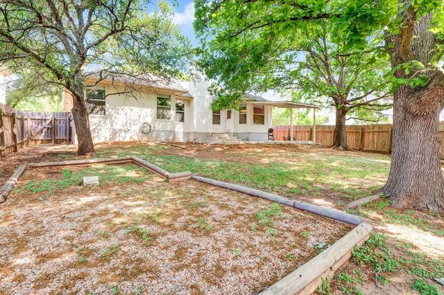 1415 Quicksilver CIR, Round Rock, TX 78665
