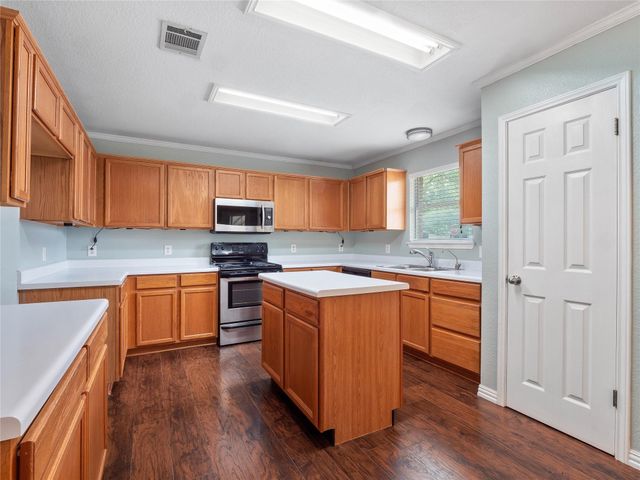 1415 Quicksilver CIR, Round Rock, TX 78665