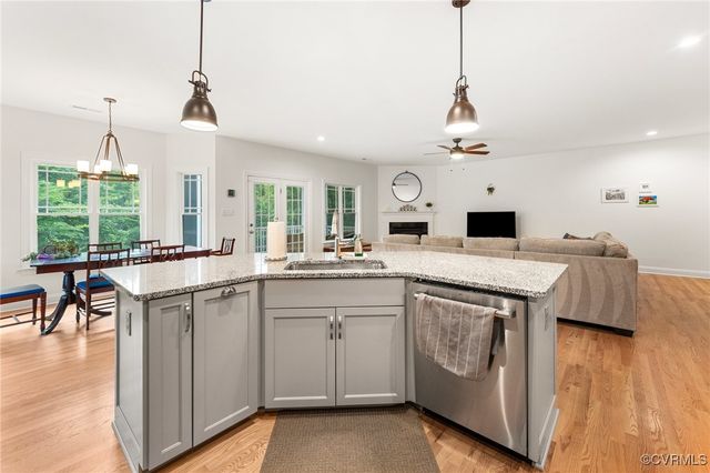 216 Edwin Cir, Aylett, VA 23009