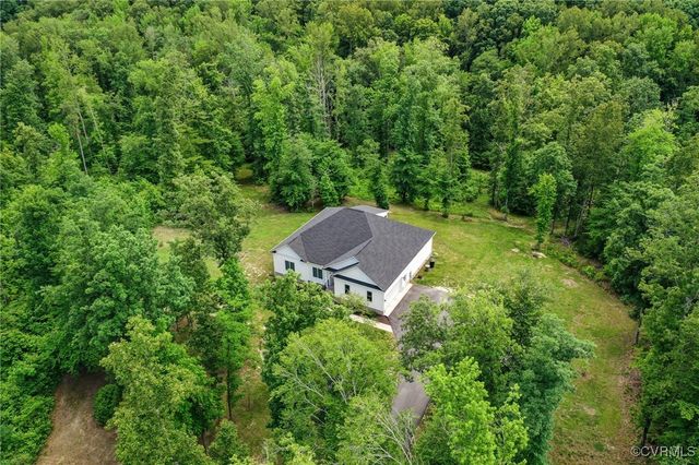 216 Edwin Cir, Aylett, VA 23009