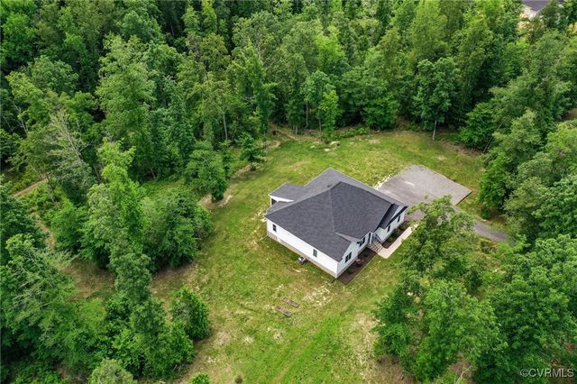 216 Edwin Cir, Aylett, VA 23009