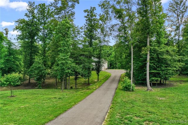 216 Edwin Cir, Aylett, VA 23009