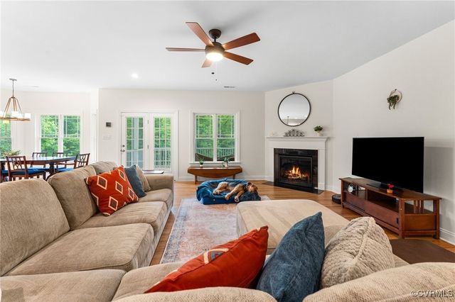216 Edwin Cir, Aylett, VA 23009
