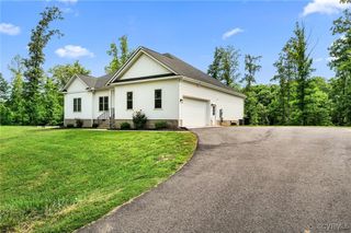 216 Edwin Cir, Aylett, VA 23009