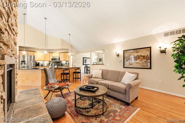 1672 Deer Path Trail, Oxford, MI 48371