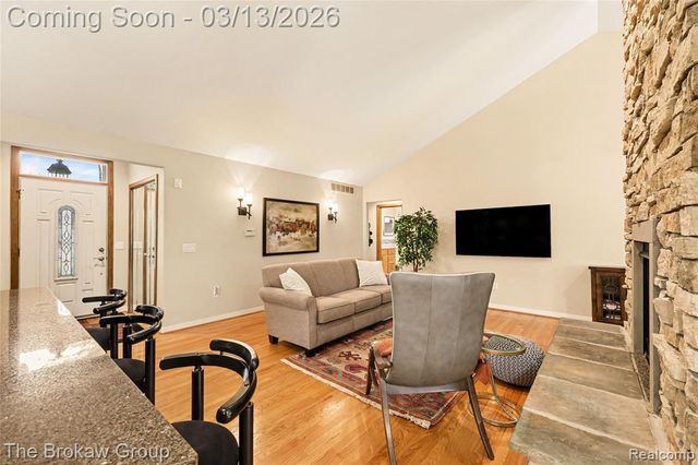 1672 Deer Path Trail, Oxford, MI 48371