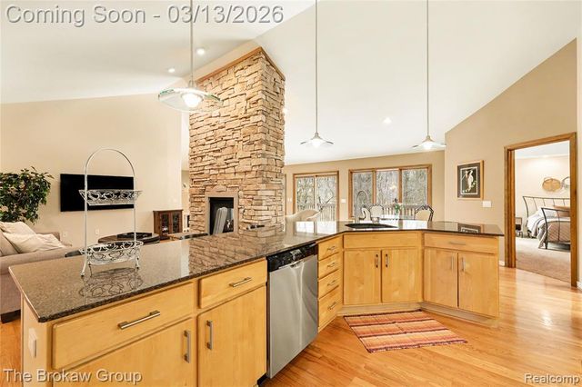 1672 Deer Path Trail, Oxford, MI 48371