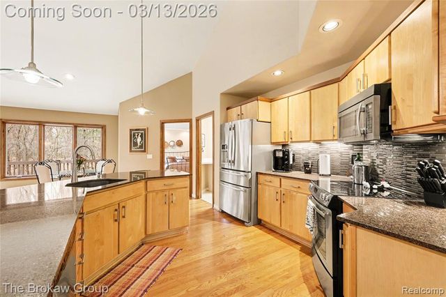 1672 Deer Path Trail, Oxford, MI 48371