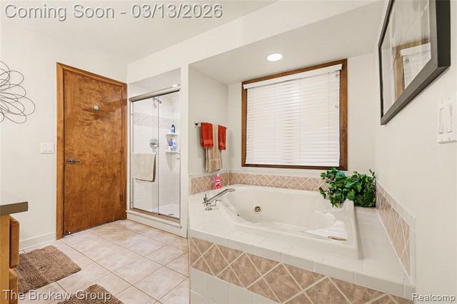 1672 Deer Path Trail, Oxford, MI 48371