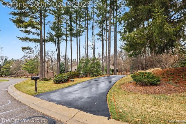 1672 Deer Path Trail, Oxford, MI 48371