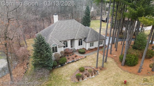 1672 Deer Path Trail, Oxford, MI 48371