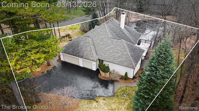 1672 Deer Path Trail, Oxford, MI 48371