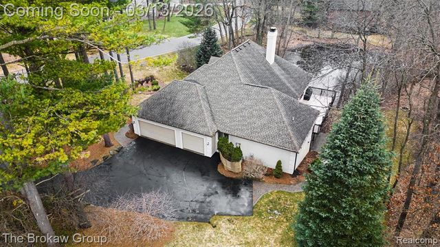 1672 Deer Path Trail, Oxford, MI 48371