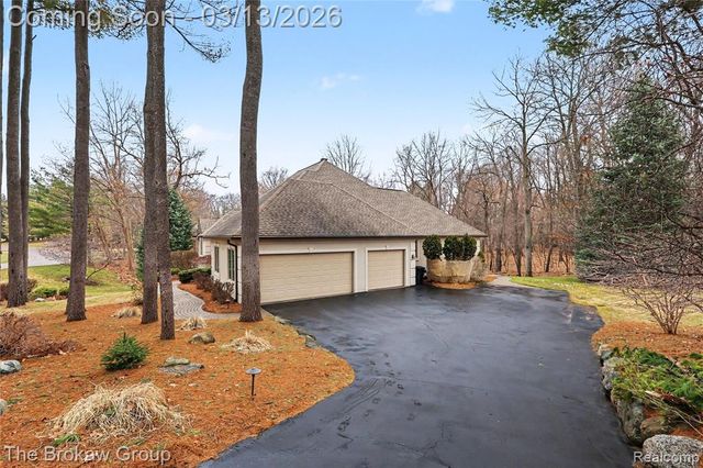 1672 Deer Path Trail, Oxford, MI 48371