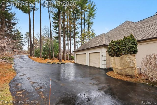 1672 Deer Path Trail, Oxford, MI 48371