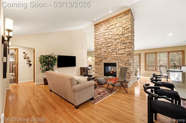 1672 Deer Path Trail, Oxford, MI 48371