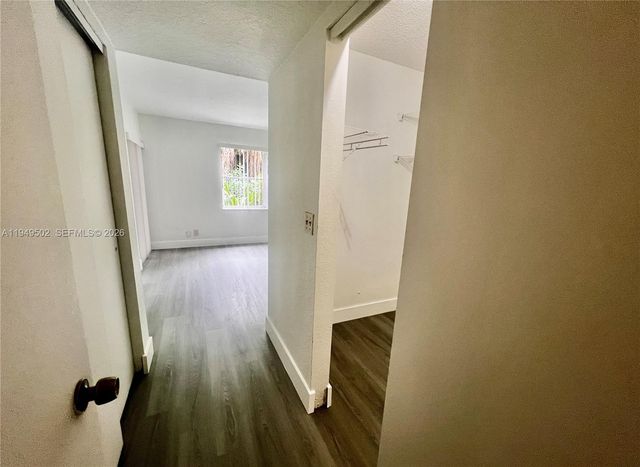 9156 NW 40th St 105-1, Coral Springs, FL 33065