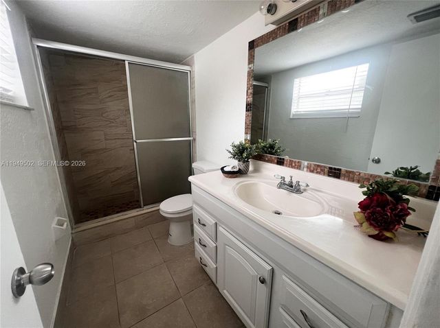 9156 NW 40th St 105-1, Coral Springs, FL 33065