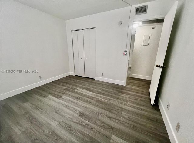 9156 NW 40th St 105-1, Coral Springs, FL 33065