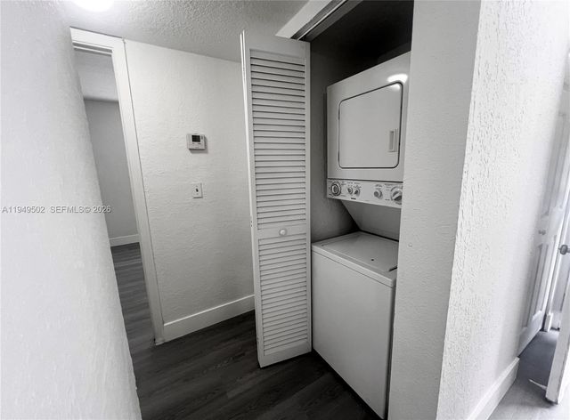 9156 NW 40th St 105-1, Coral Springs, FL 33065