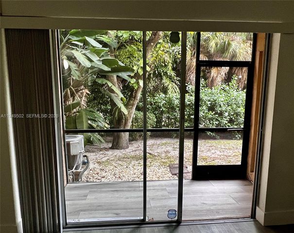 9156 NW 40th St 105-1, Coral Springs, FL 33065