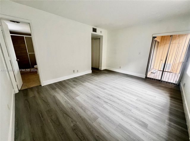 9156 NW 40th St 105-1, Coral Springs, FL 33065