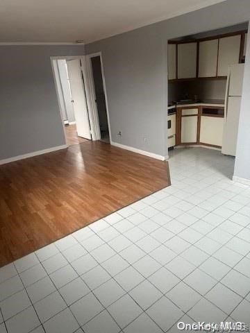 102 Jericho Turnpike 3C, New Hyde Park, NY 11040